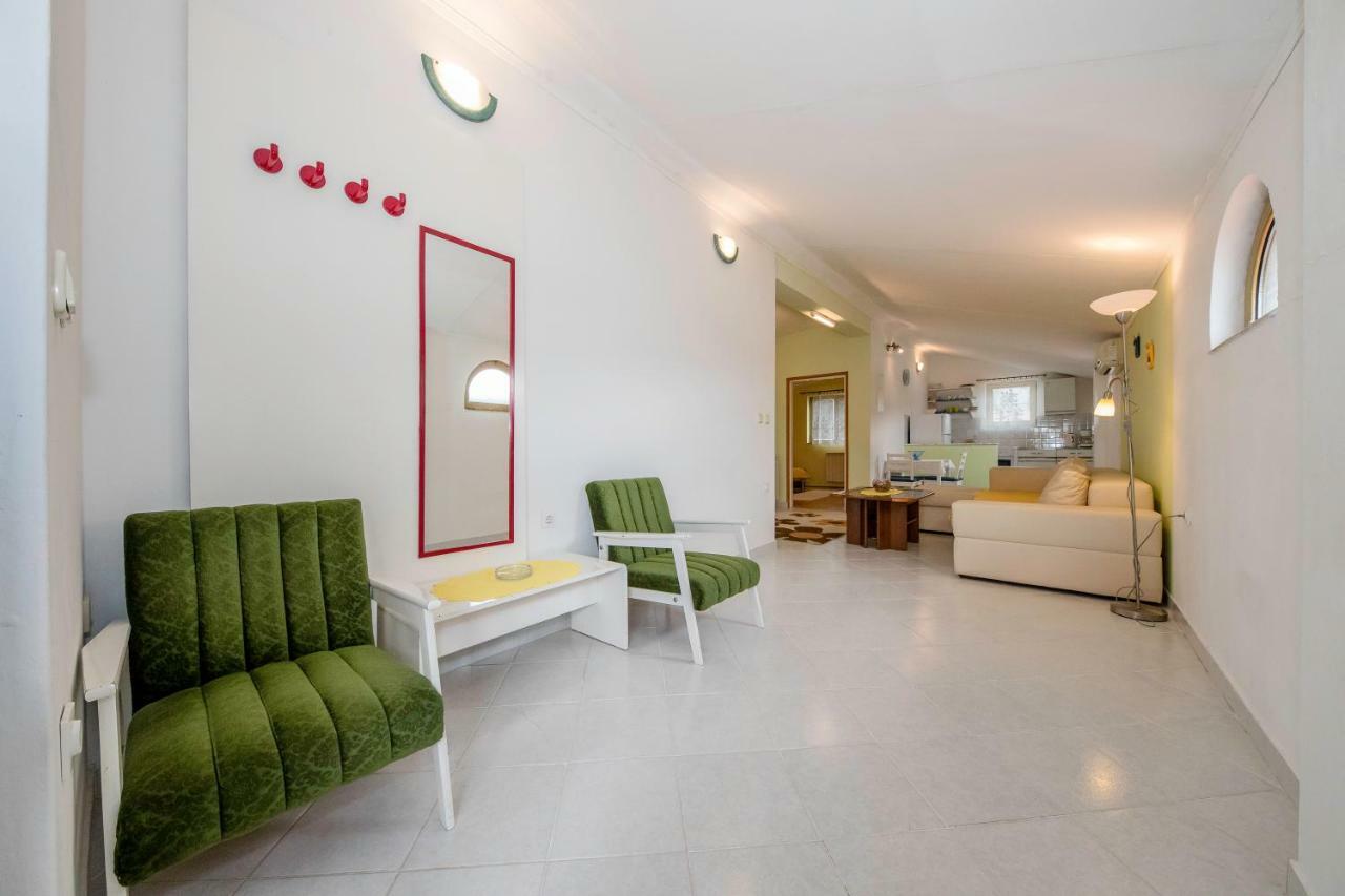 Lero Apartment Banjol Luaran gambar