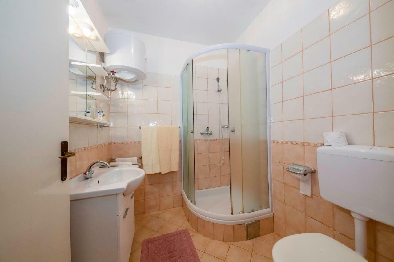 Lero Apartment Banjol Luaran gambar